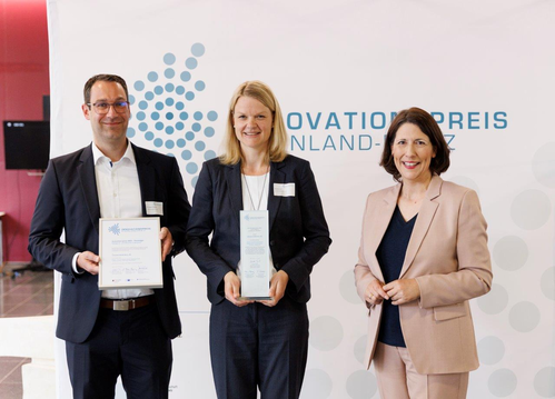 Verleihung Innovationspreis Rheinland-Pfalz 2023 Kategorie Sonderpreis Industrie für UV-LUX Technologie.jpg